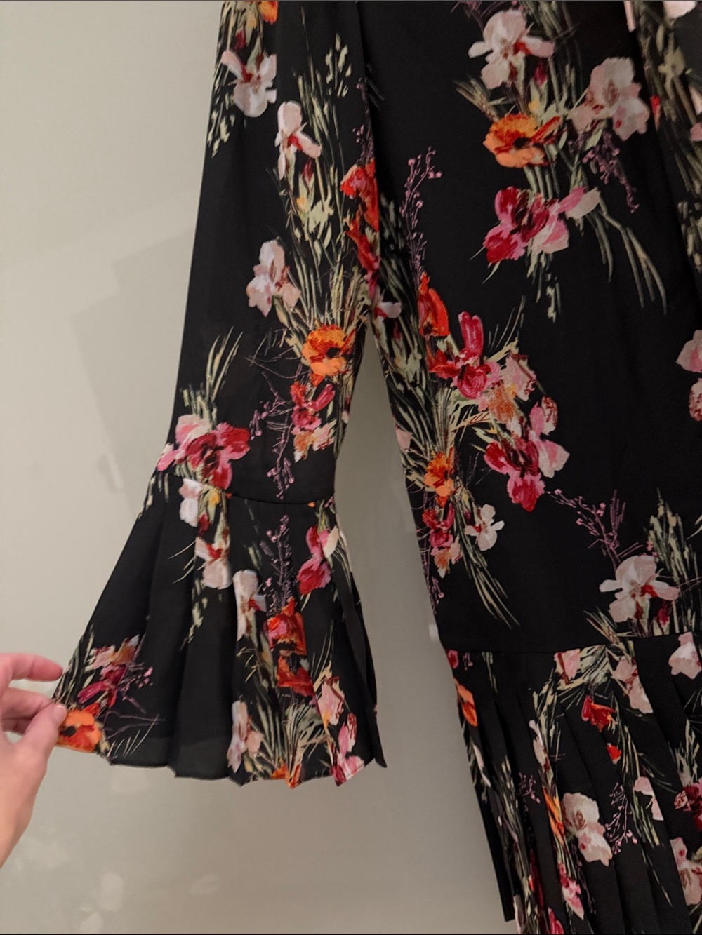 cinq a sept Black Floral Long-Sleeve Pleated Hem Dress - Picture 9 of 9